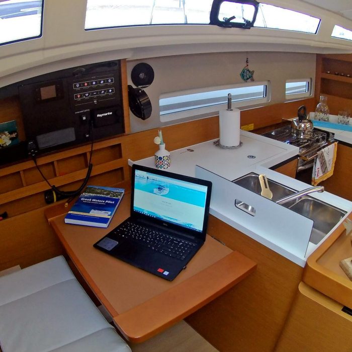 Evelina | Sun Odyssey 410 photo 15