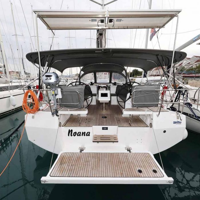 Noana | Bavaria C42 photo 2