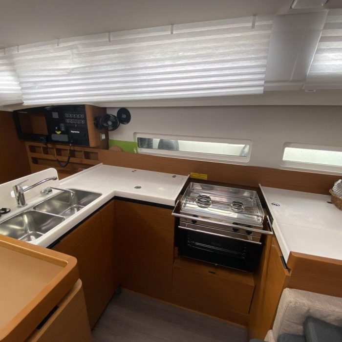 night elli | Sun Odyssey 410 - 3 cab. photo 7