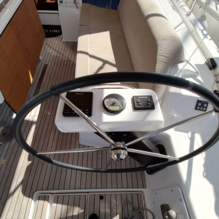 Triumph | Dufour 430 photo 12