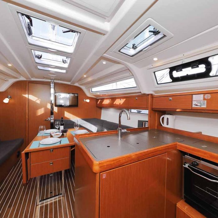 Sursulapitschi | Bavaria Cruiser 37 photo 10