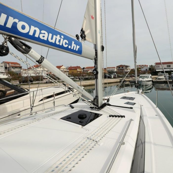Freewise | Bavaria C38 photo 6