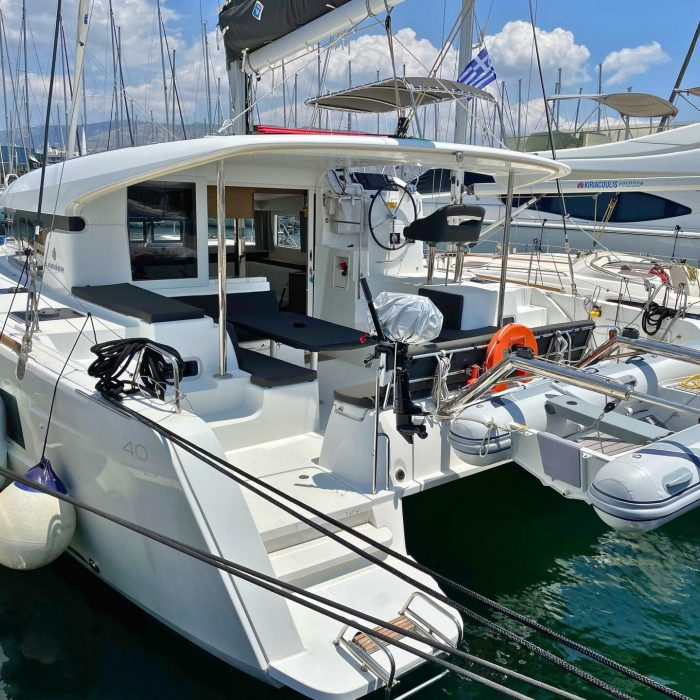 Drifter | Lagoon 40 photo 1