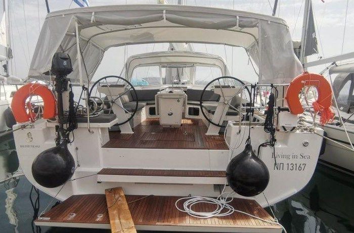 LIVING IN SEA | Oceanis 51.1 photo 2