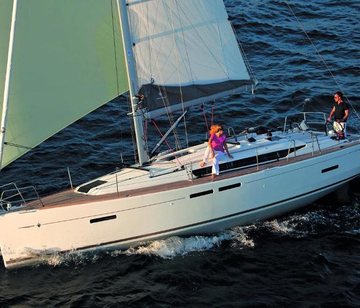 Sunsail 41.1 Classic photo 1