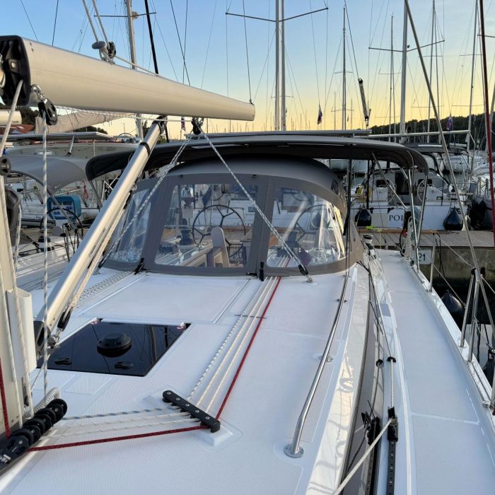 Ivana | Bavaria C42 photo 3