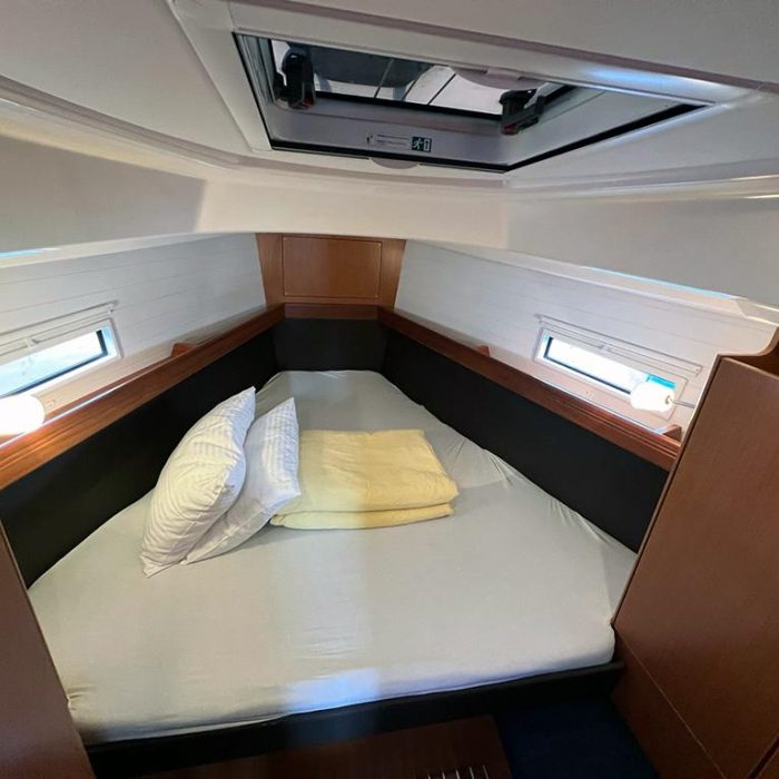 Jugo | Bavaria Cruiser 37 photo 16