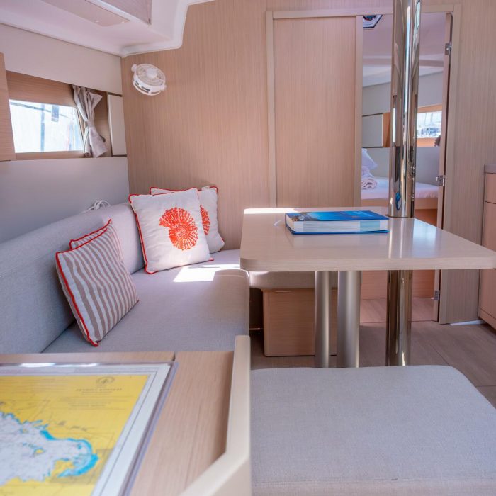 TRITON 89 | Oceanis 38.1 photo 40