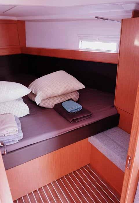Catalina | Bavaria Cruiser 37 photo 9