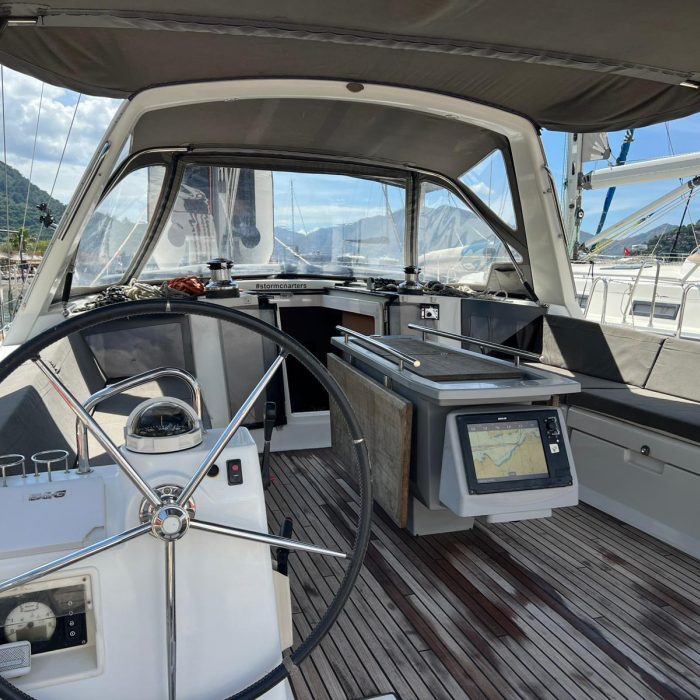 Storm Dancer 1 | Oceanis 45 photo 9