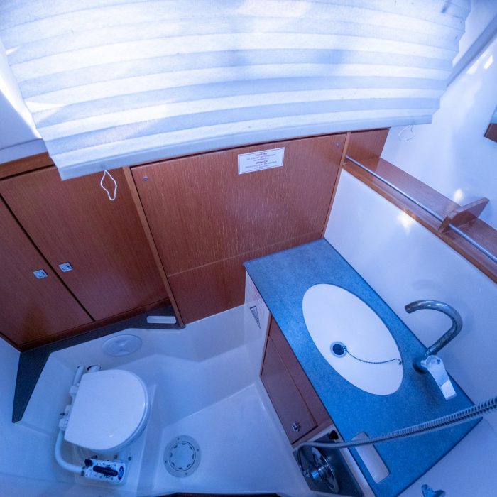 Almira | Bavaria Cruiser 37 photo 14