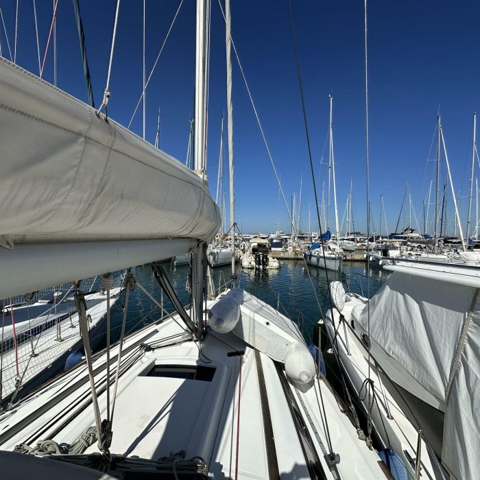 Blu | Oceanis 34 photo 5