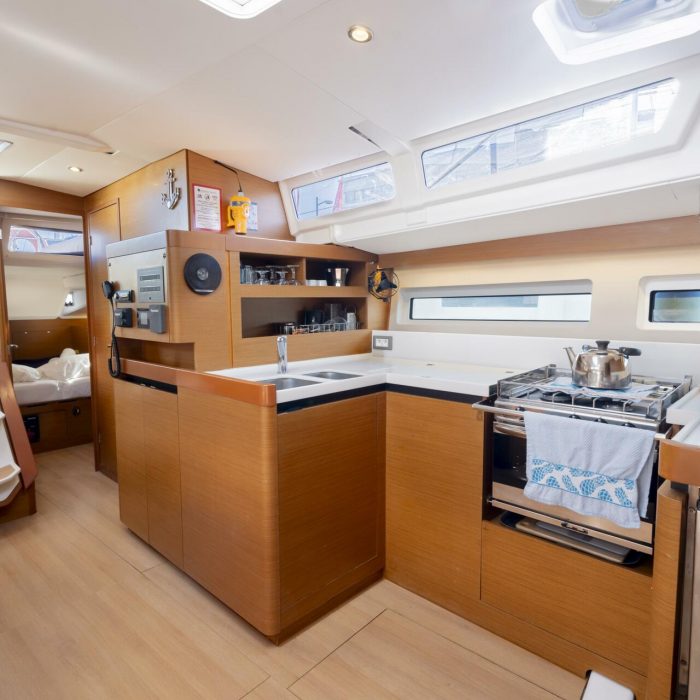 VITAMIN SEA | Sun Odyssey 490 photo 7