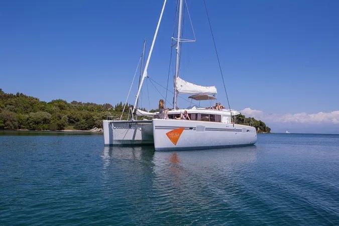 Gin Tonic | Lagoon 450 Fly photo 1 Gin Tonic | Lagoon 450 Fly photo 1