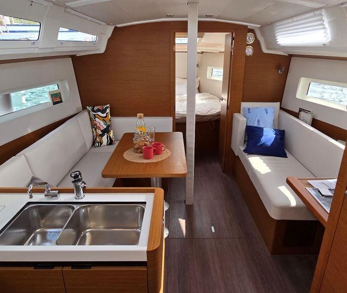 Princess Anja | Sun Odyssey 380 photo 11