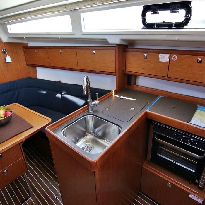 Vita | Bavaria Cruiser 34 photo 9