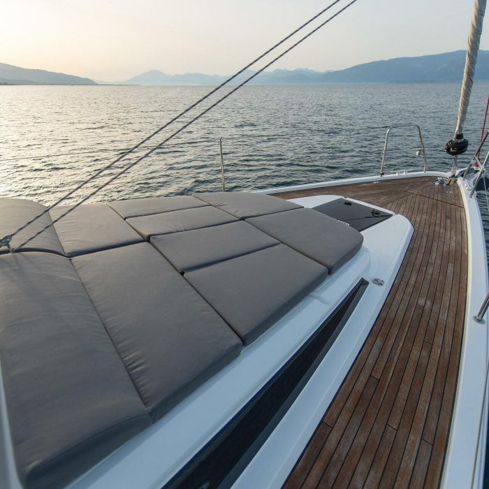 Karpouzi | Bavaria C42 photo 5