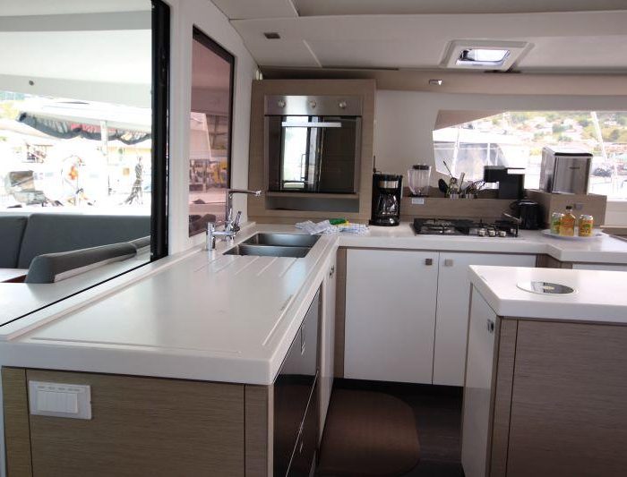 La Belle Vie | Fountaine Pajot Saona 47 - 5 cab. photo 17