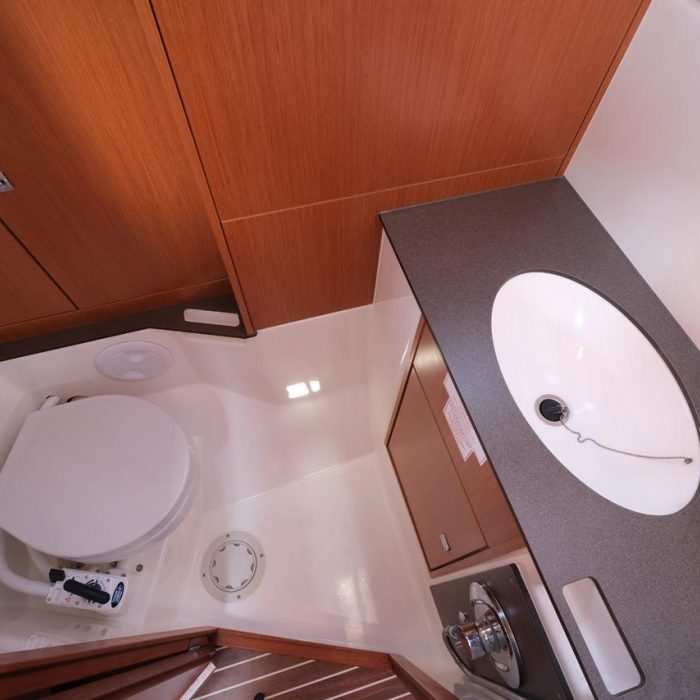 Crush | Bavaria Cruiser 37 photo 11