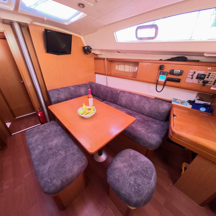 Classic | Oceanis 43 photo 4