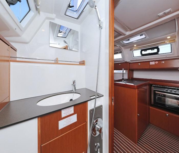 Lupe | Bavaria Cruiser 37 photo 36