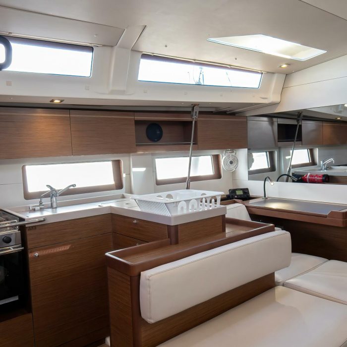 Hybris - Standard Line | Oceanis 51.1 photo 17