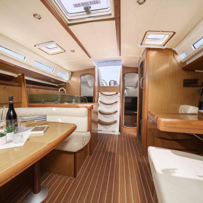 Ema | Sun Odyssey 42i photo 22