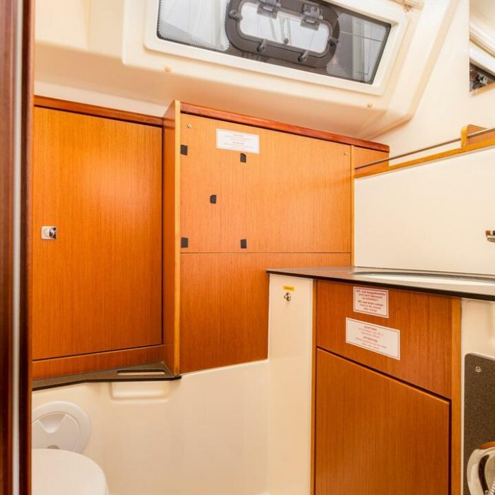 Fjaka | Bavaria Cruiser 37 photo 11