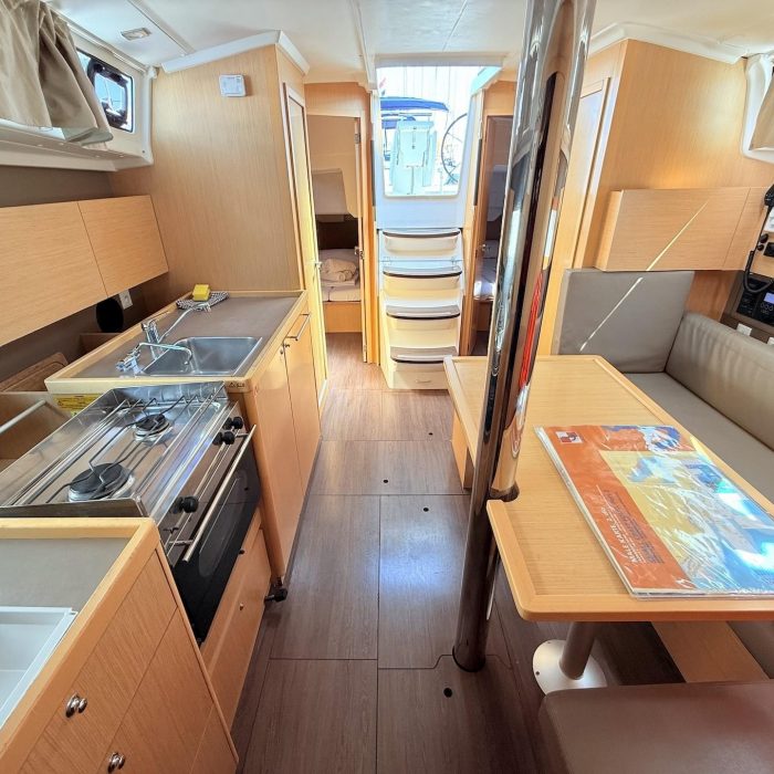 Foxy | Oceanis 38.1 photo 8