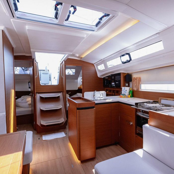 Purr | Sun Odyssey 410 photo 25