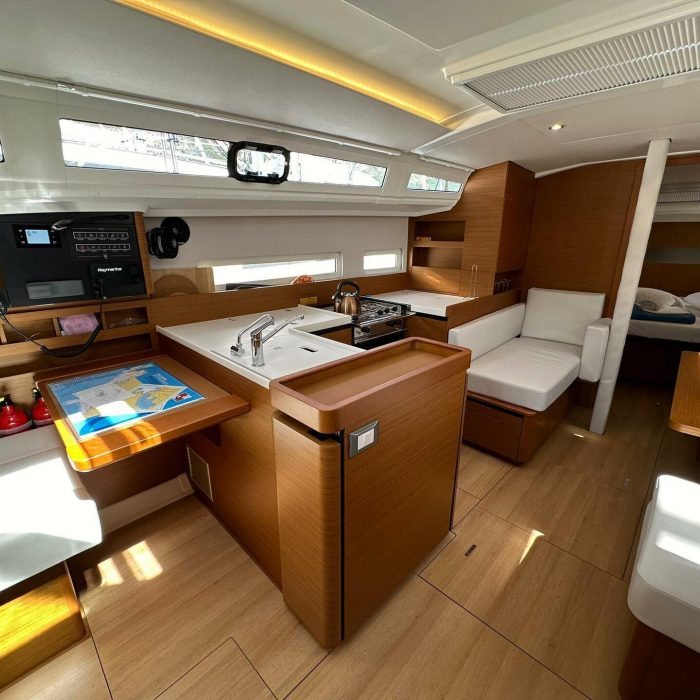Bobo | Sun Odyssey 410 photo 6