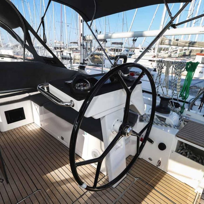 Aquila | Bavaria C46 photo 5