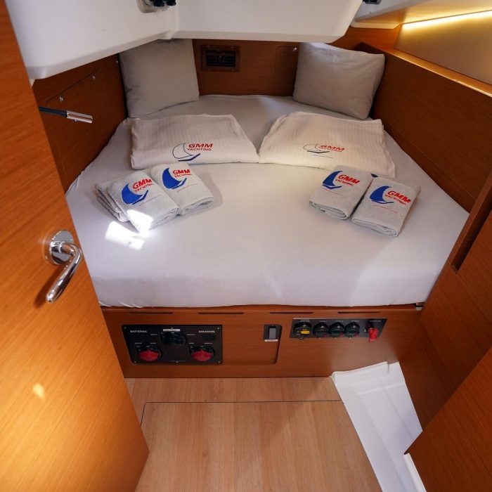 Red Marlin | Sun Odyssey 490 photo 14
