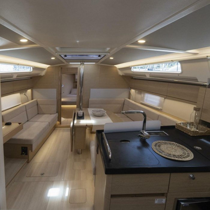 Tecla - Water maker, Solar Panel - BOTH SAILS triradial, Retractabile Bow Trust | Hanse 388 photo 4