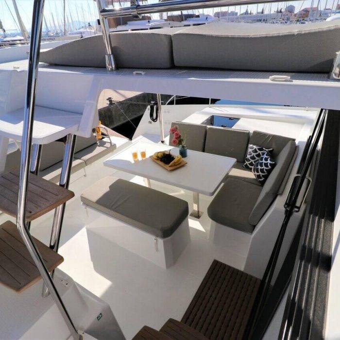 Mouse | Fountaine Pajot Astrea 42 photo 4