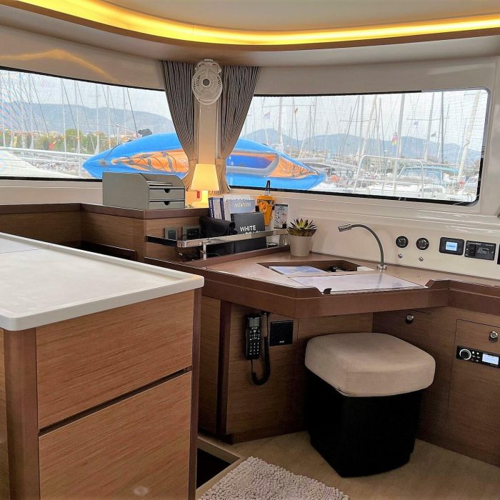 WHITE PEARL | Lagoon 46 photo 10