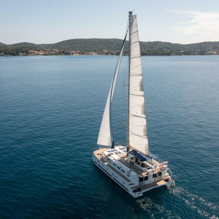 UPWIND 50 | Catamaran photo 4