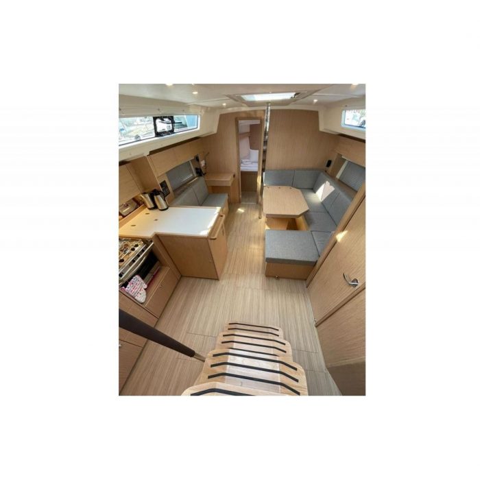 Donuha | Bavaria C42 photo 4