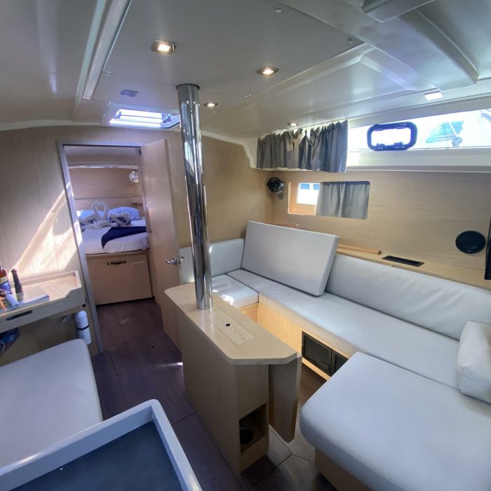 Take a bow | Beneteau 41 photo 14