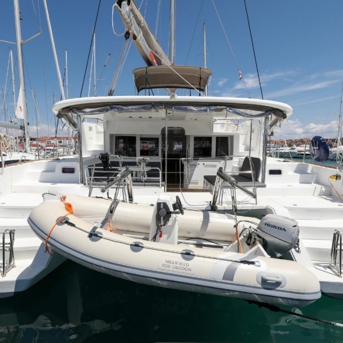 Fortuna | Lagoon 450 photo 3