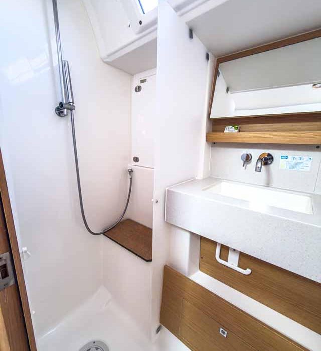 Easy Eleven | Dufour 470 Performance photo 26