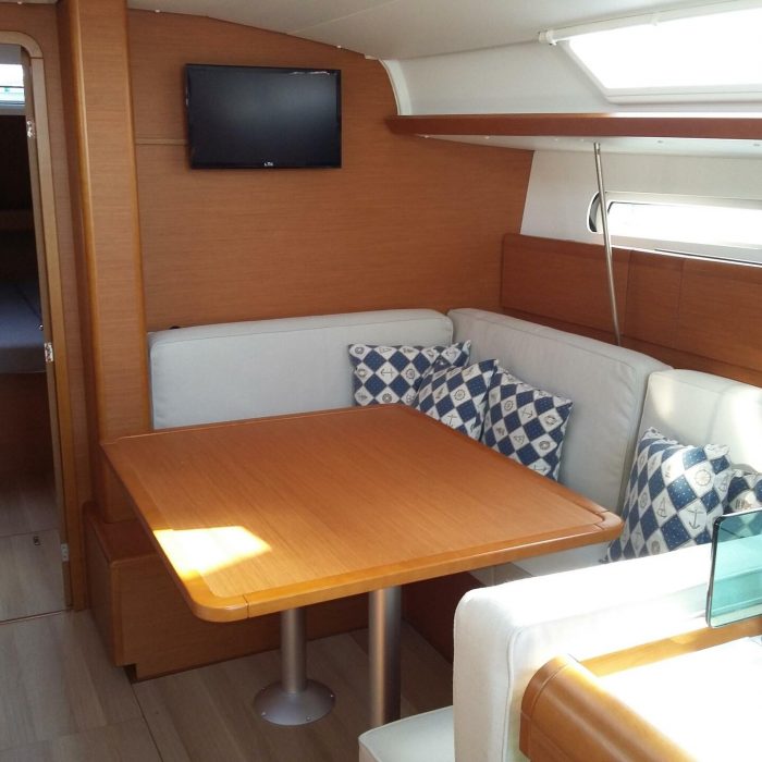 Comanegra | Sun Odyssey 419 photo 7 Comanegra | Sun Odyssey 419 photo 7