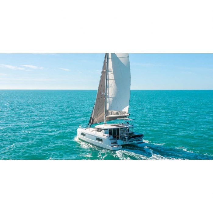 BLUE HORIZON | Lagoon 38 photo 5