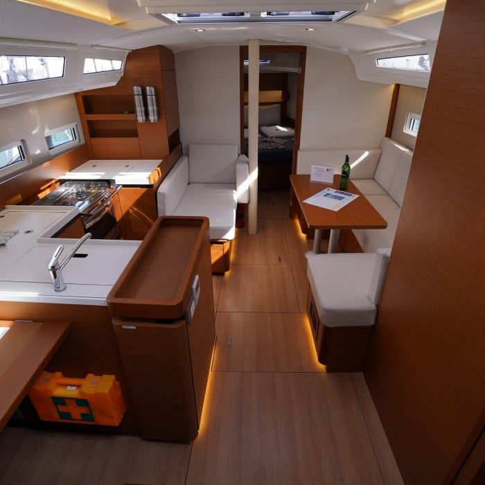 Free Me | Sun Odyssey 410 photo 18