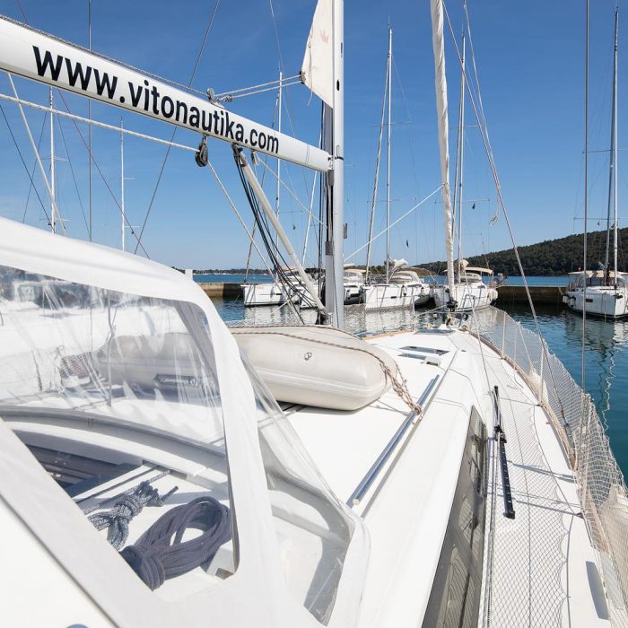Mare Aeolos | Oceanis 45 photo 4
