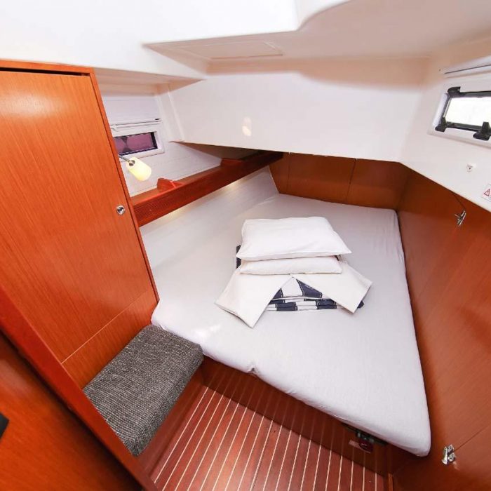 Aries | Bavaria Cruiser 45 photo 7