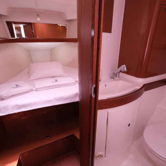 Nar | Oceanis 40 photo 9