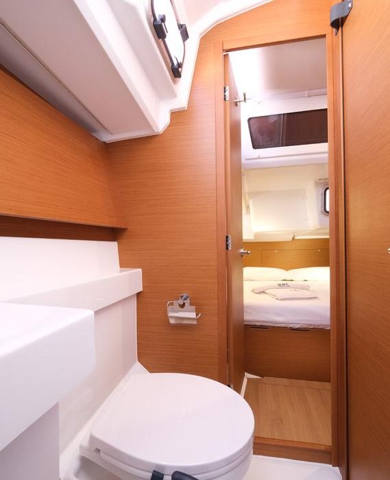 Roma | Sun Odyssey 440 photo 14