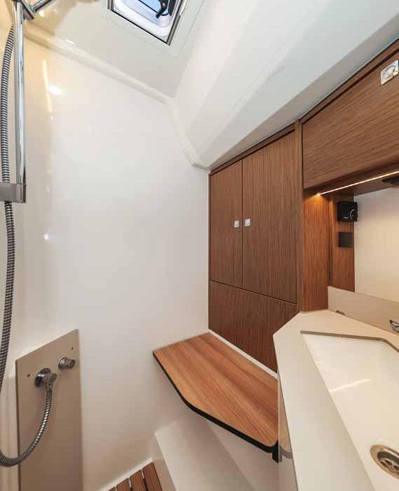 Aquila | Bavaria C46 photo 29