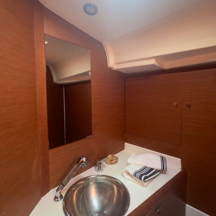 Anerada | Sun Odyssey 419 - 3 cab. photo 18